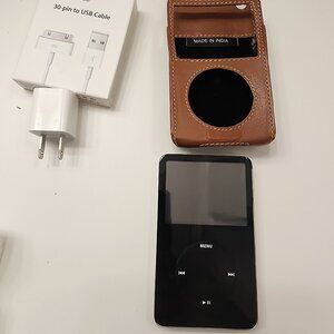 Rare Great Condition Apple Ipod Classic 5th Generation with New Battery
